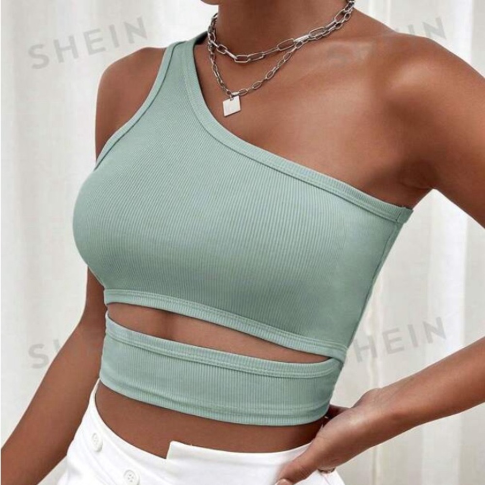 One shoulder shirt